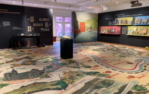 Read more about the article 《当一条河进入游戏：德国人如何想象莱茵河｜宾根・莱茵河博物馆》｜When a River Becomes a Game: How Germans Imagined the Rhine | Museum am Strom, Bingen