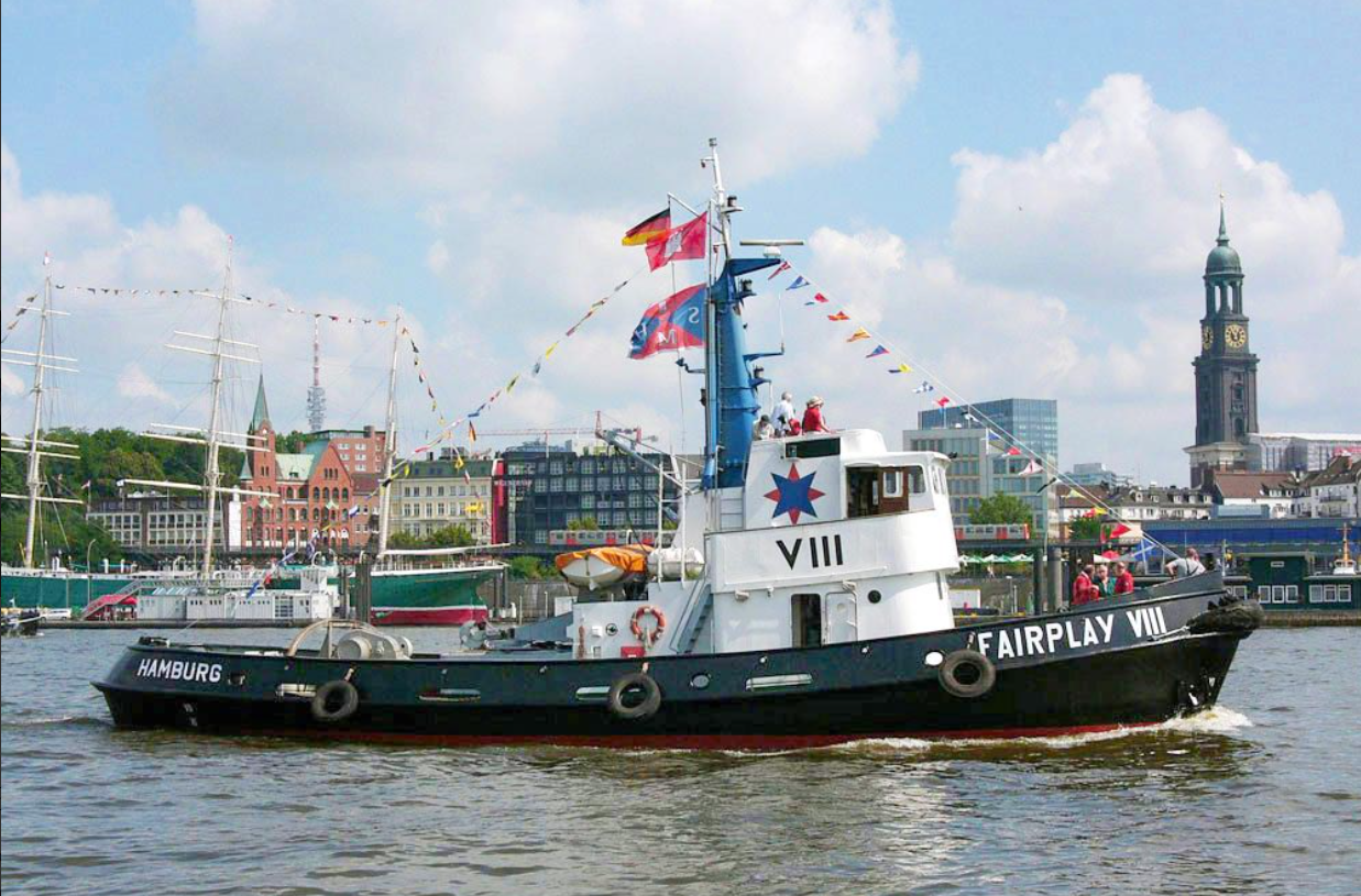 You are currently viewing 《FAIRPLAY VIII：为什么汉堡港需要拖船？｜汉堡海事基金会》｜FAIRPLAY VIII: Why Does the Port of Hamburg Need Tugboats? | Hamburg Maritime Foundation