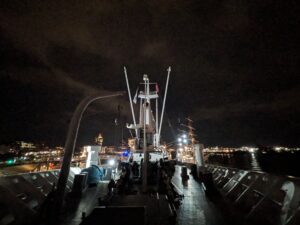Read more about the article 《游客离开以后：我在远洋货船 Cap San Diego 住了一夜》｜After the Visitors Leave: One Night Aboard the Ocean-Going Freighter Cap San Diego