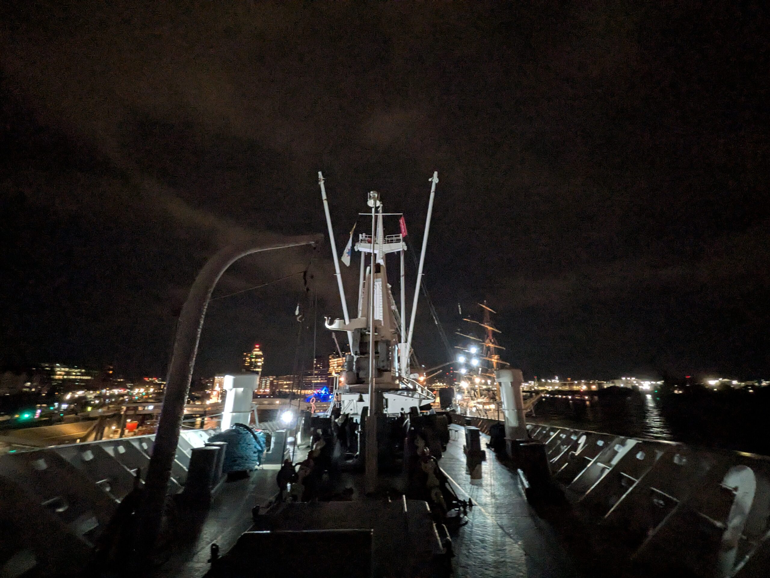 You are currently viewing 《游客离开以后：我在远洋货船 Cap San Diego 住了一夜》｜After the Visitors Leave: One Night Aboard the Ocean-Going Freighter Cap San Diego